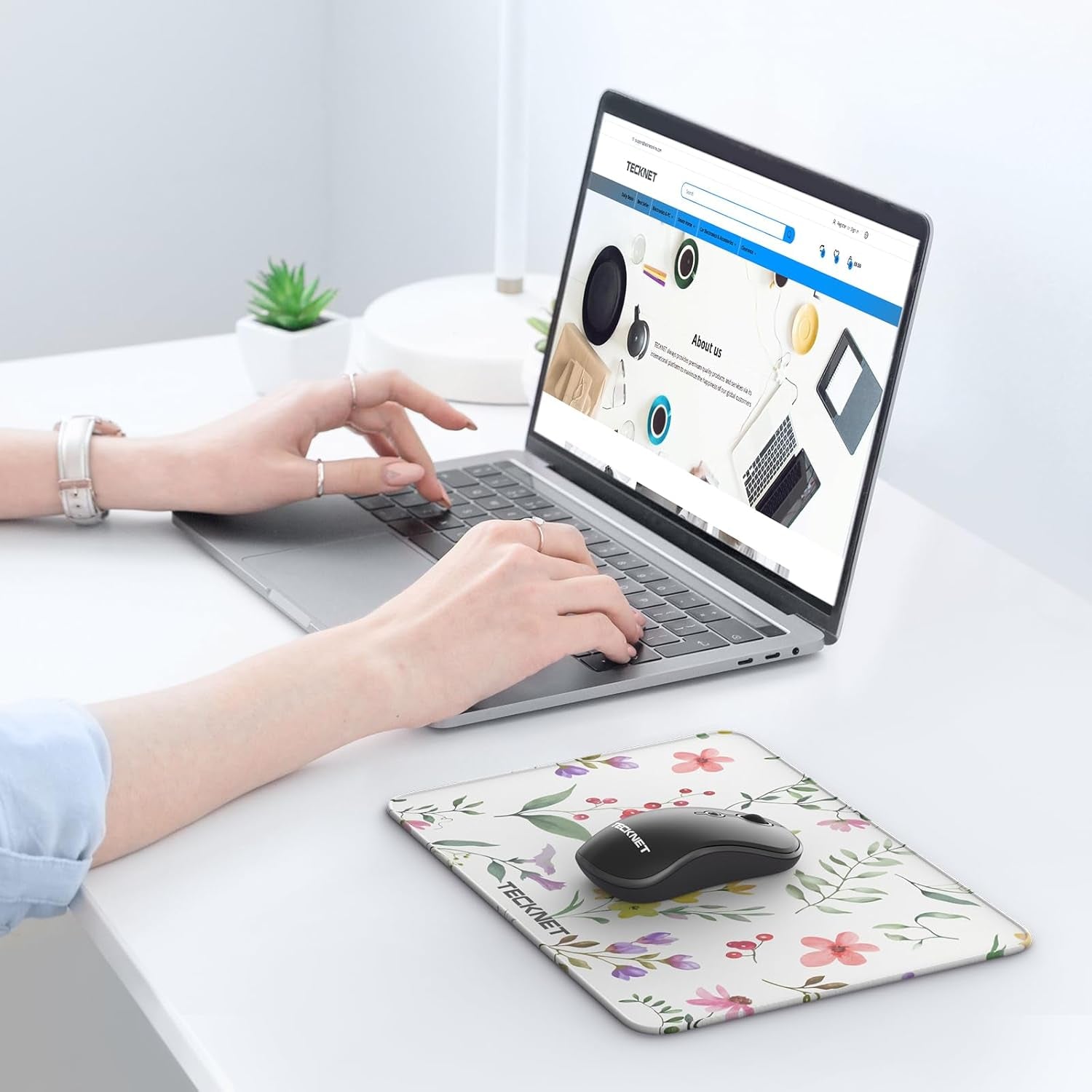 Mouse Pad with Anti-Fray Stitching, Waterproof Surface & Non-Slip Rubber Base with Stitched Edges Gaming Mouse Mat for Laptop，Compatible with Laser and Optical Mice - Flower